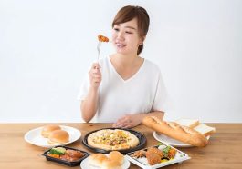 Tips Mengurangi Makan Berlebihan, Cara Mengontrol Porsi Makanan Berlemak