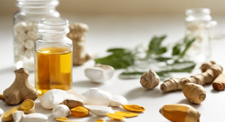 Edukasi Pasien: Memahami Kombinasi Obat Herbal dan Penanganan Medis yang Aman